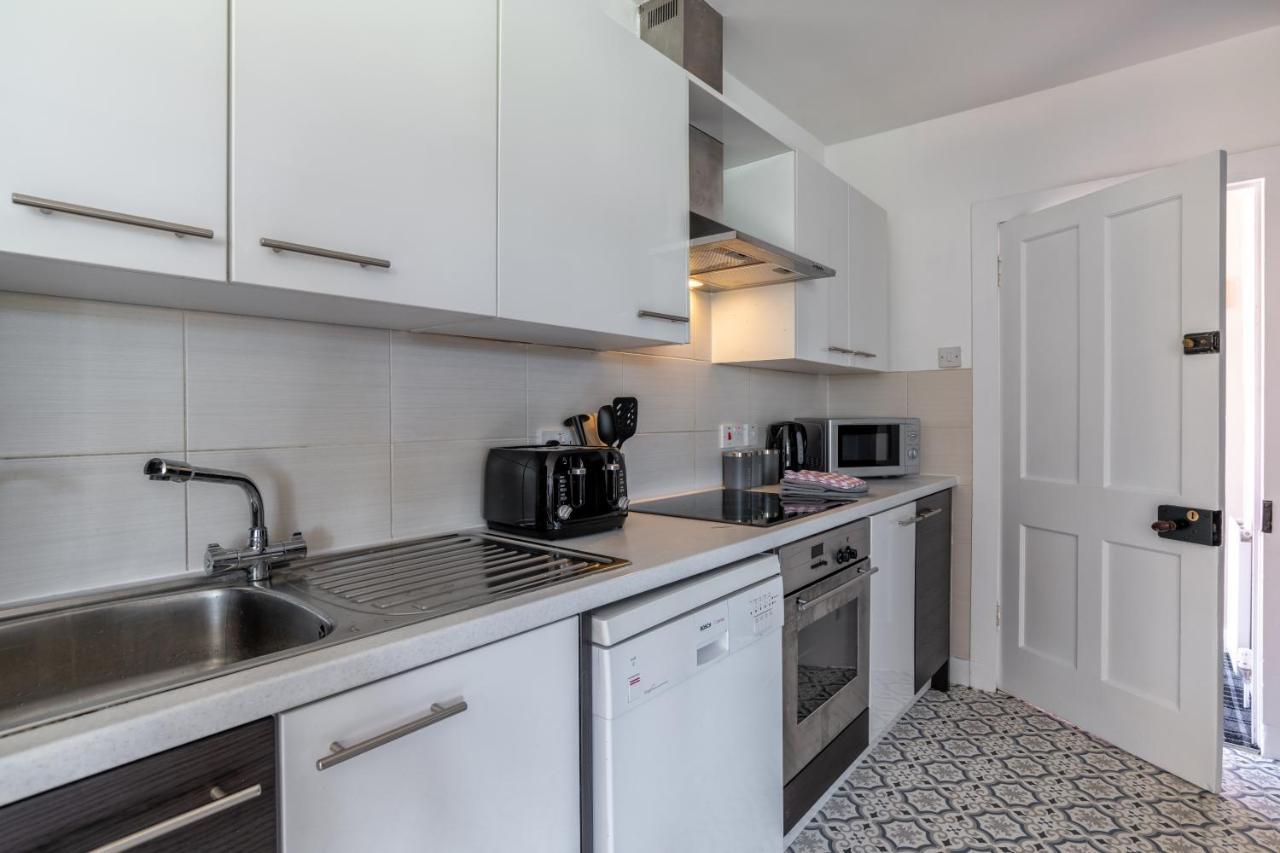Stunning, Remodelled Cottage, Picturesque Location Holiday home