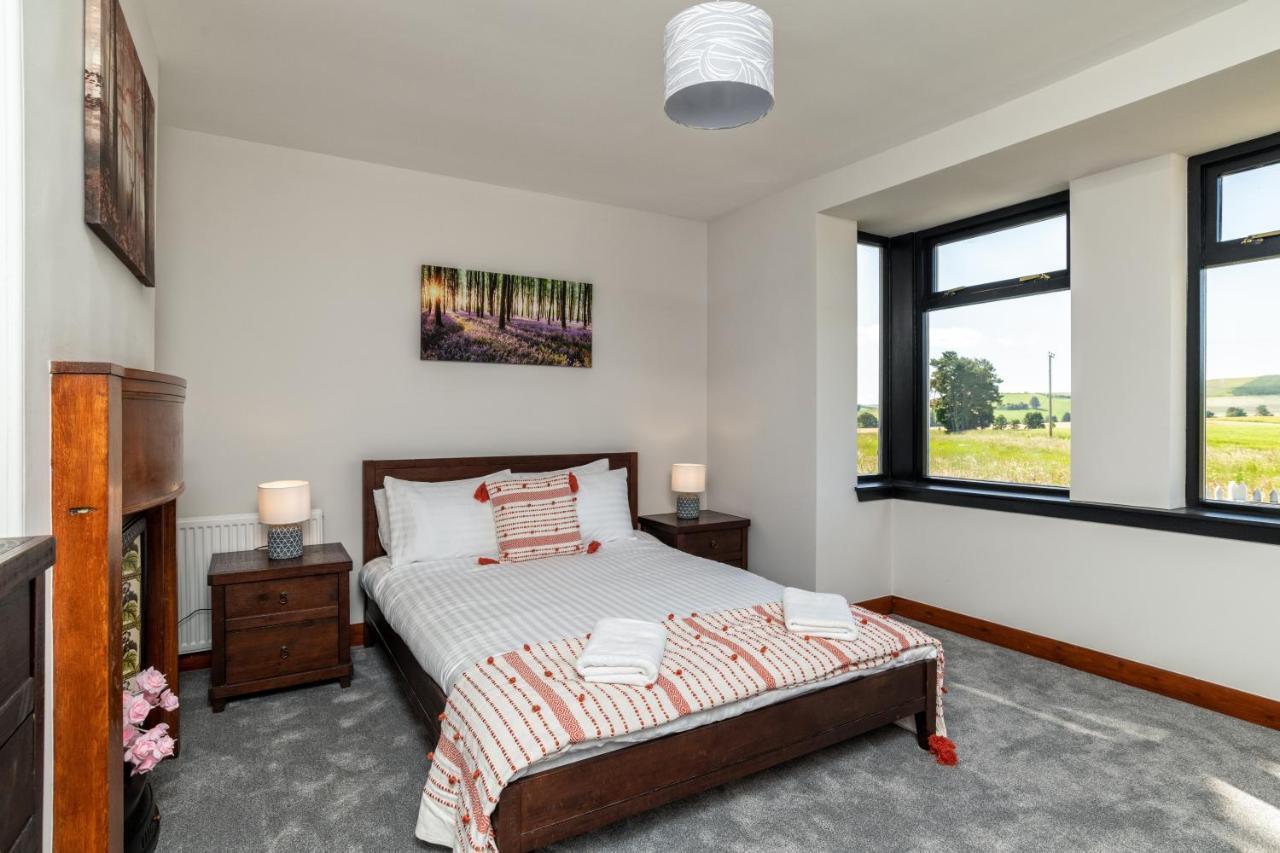 Stunning, Remodelled Cottage, Picturesque Location Holiday home *