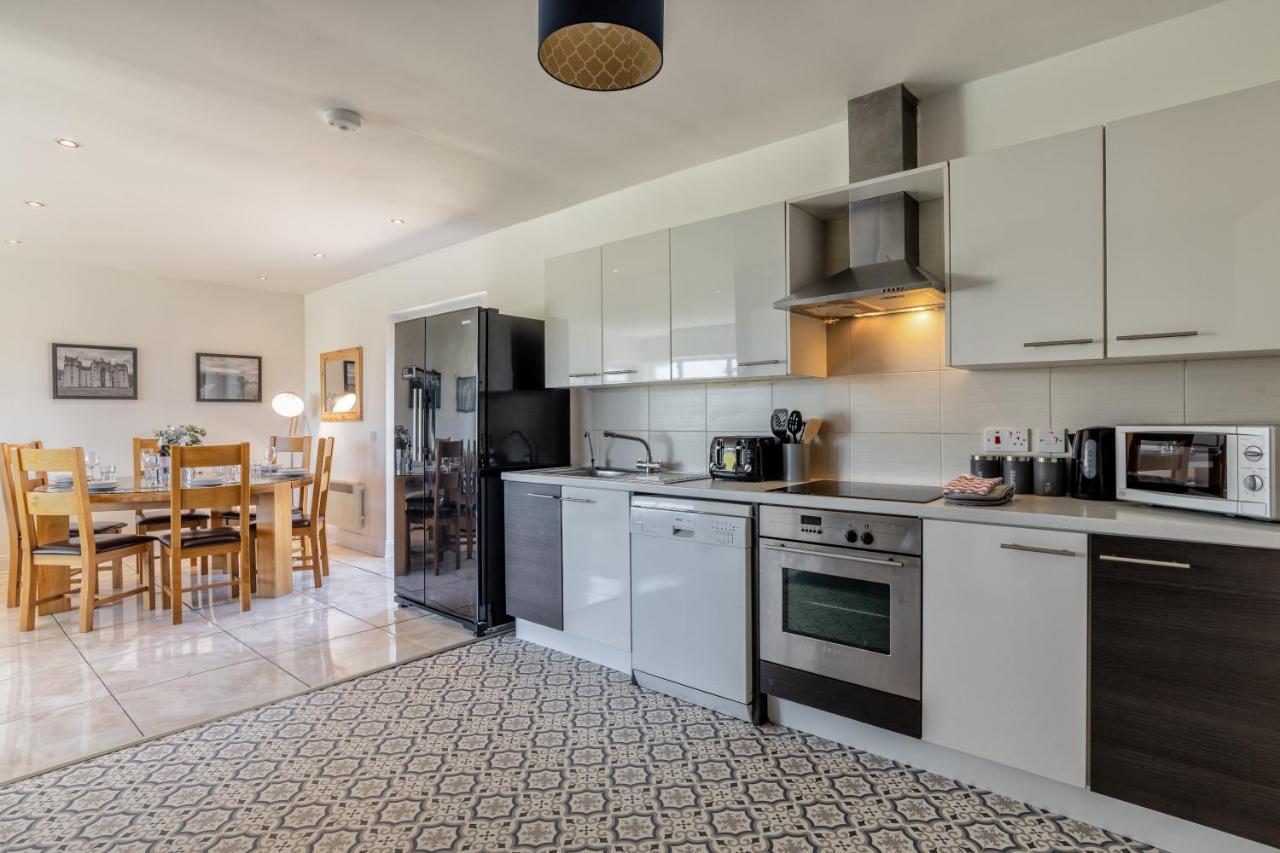 Stunning, Remodelled Cottage, Picturesque Location *