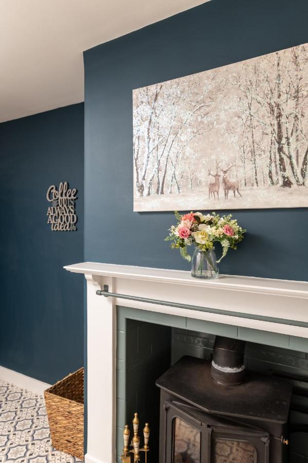 Stunning, Remodelled Cottage, Picturesque Location *